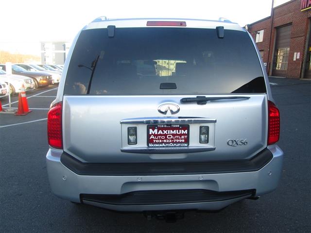 2005 Infiniti QX56 Base