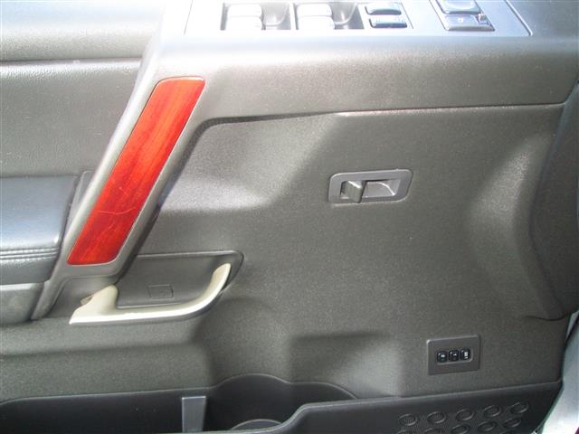 2005 Infiniti QX56 Base
