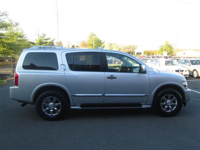 2005 Infiniti QX56 Base
