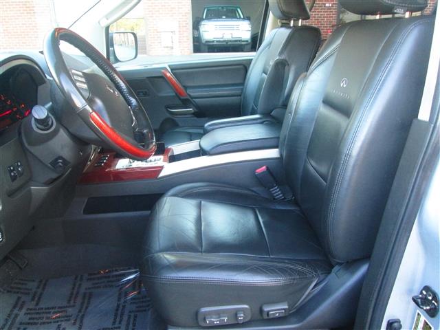 2005 Infiniti QX56 Base