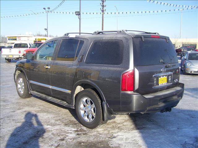 2005 Infiniti QX56 Base