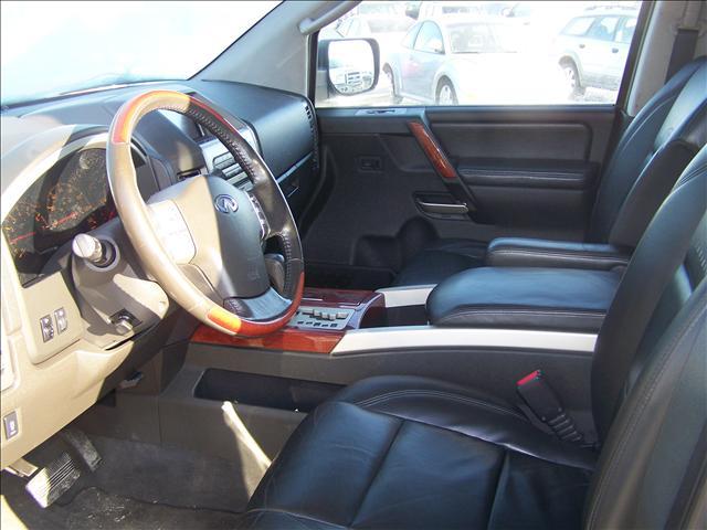 2005 Infiniti QX56 Base