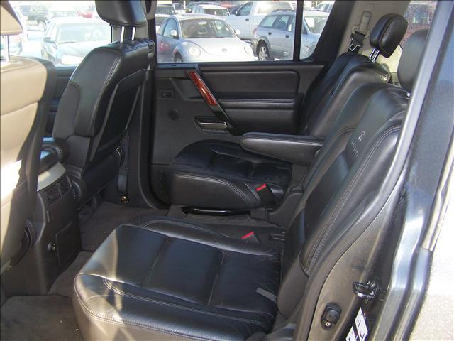 2005 Infiniti QX56 Base