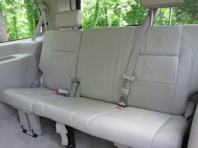 2006 Infiniti QX56 EX - DUAL Power Doors