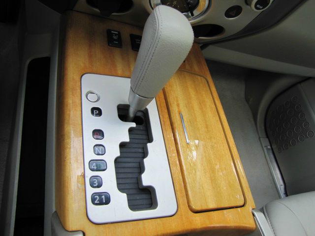 2006 Infiniti QX56 EX - DUAL Power Doors