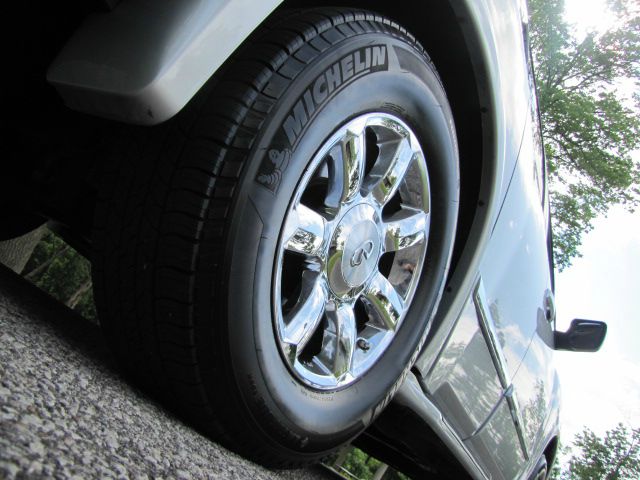 2006 Infiniti QX56 EX - DUAL Power Doors