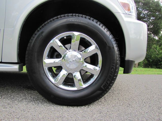 2006 Infiniti QX56 EX - DUAL Power Doors