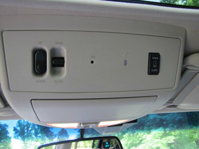 2006 Infiniti QX56 EX - DUAL Power Doors