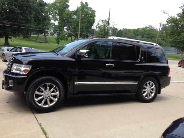 2010 Infiniti QX56 EX - DUAL Power Doors