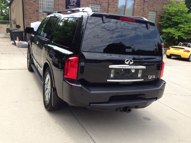 2010 Infiniti QX56 EX - DUAL Power Doors
