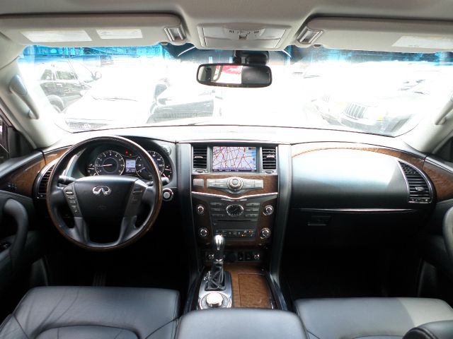 2011 Infiniti QX56 Ram 3500 Diesel 2-WD