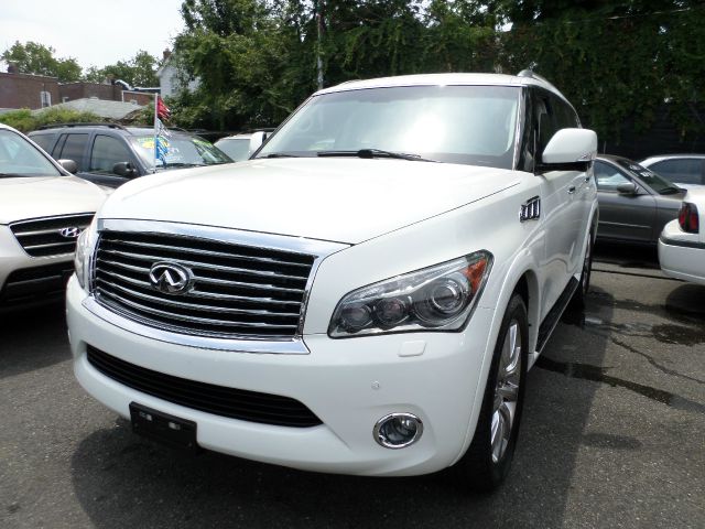 2011 Infiniti QX56 Ram 3500 Diesel 2-WD