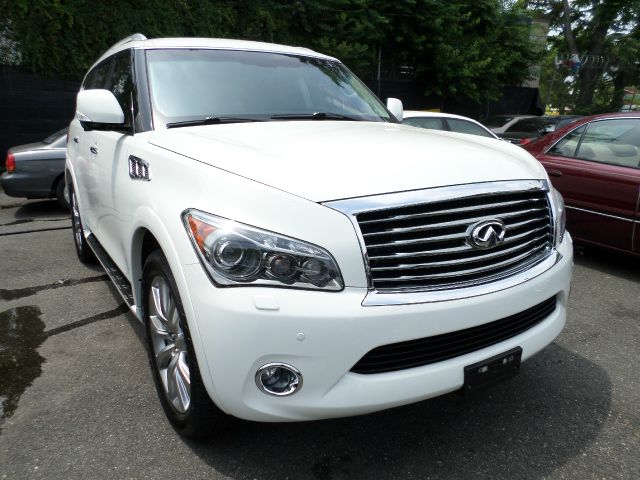 2011 Infiniti QX56 Ram 3500 Diesel 2-WD
