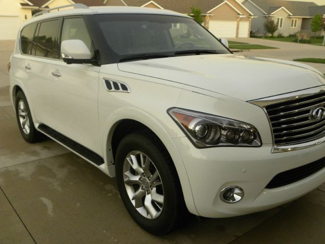2011 Infiniti QX56 Ram 3500 Diesel 2-WD