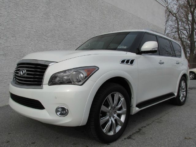 2011 Infiniti QX56 Ram 3500 Diesel 2-WD