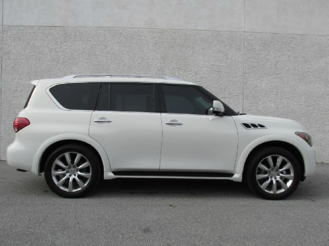 2011 Infiniti QX56 Ram 3500 Diesel 2-WD