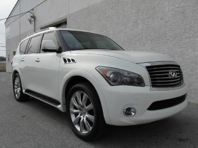 2011 Infiniti QX56 Ram 3500 Diesel 2-WD