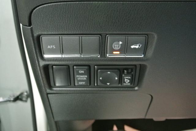 2011 Infiniti QX56 REG CAB Sportside 117.5 WB