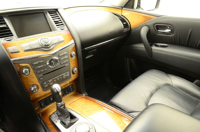 2011 Infiniti QX56 Ram 3500 Diesel 2-WD