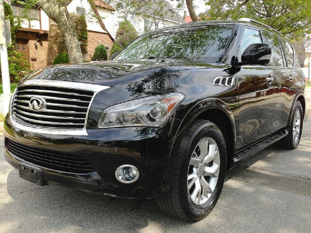 2011 Infiniti QX56 Ram 3500 Diesel 2-WD