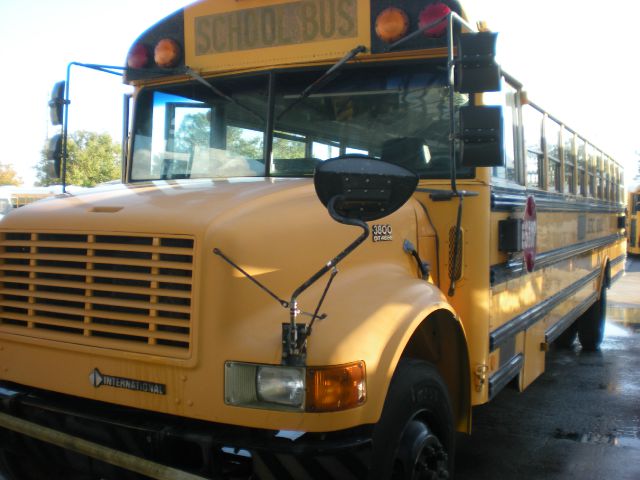 1996 International 3800 SX W/ 6 Month/6,0000 Warranty