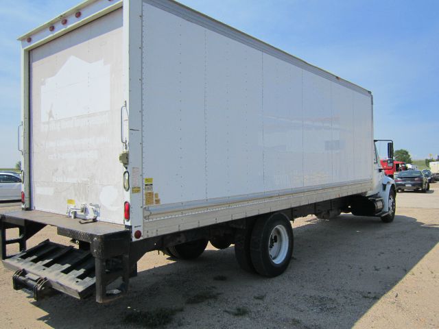 2004 International 4200 Unknown