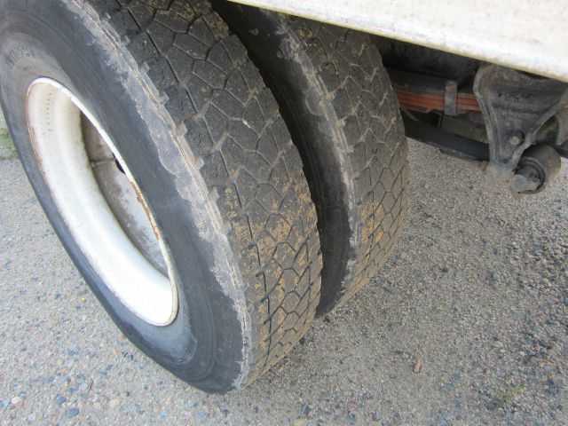 2004 International 4200 Unknown