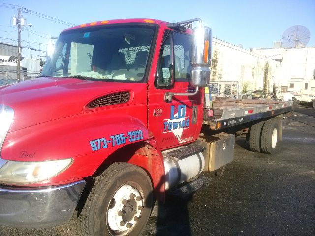 2004 International 4300-DT466 Unknown