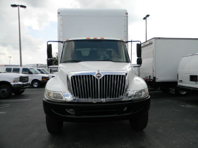 2005 International 4300 Unknown