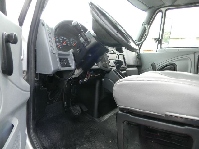 2005 International 4300 Unknown