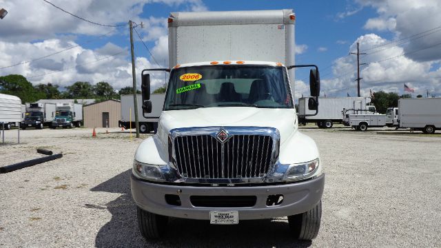 2006 International 4300 Unknown