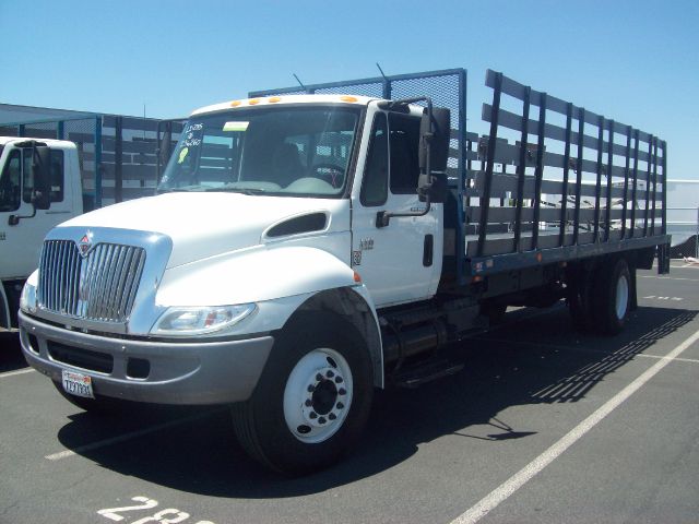 2007 International 4300 Silverado Shortbed