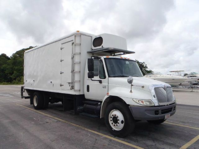 2007 International 4300  19 ft cold plate 4.2 Quattro Tiptronic