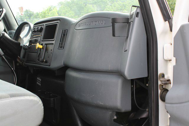 2002 International 4300 DT466 1996 Buick