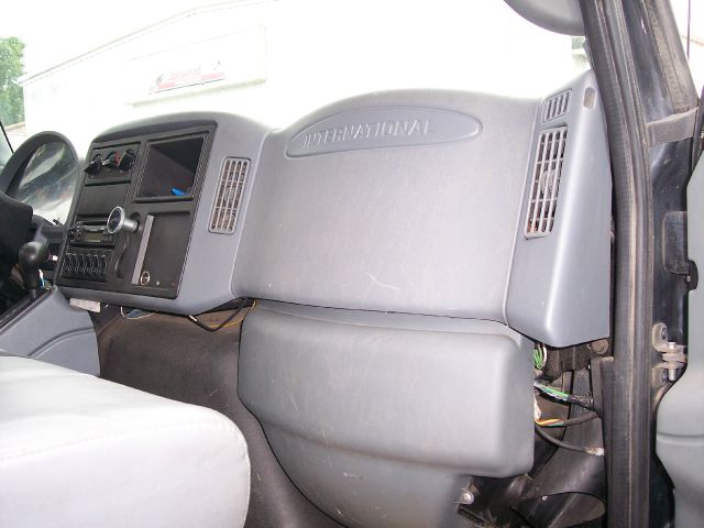2005 International 4300 RollBack Unknown