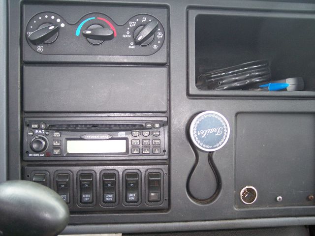 2005 International 4300 RollBack Unknown