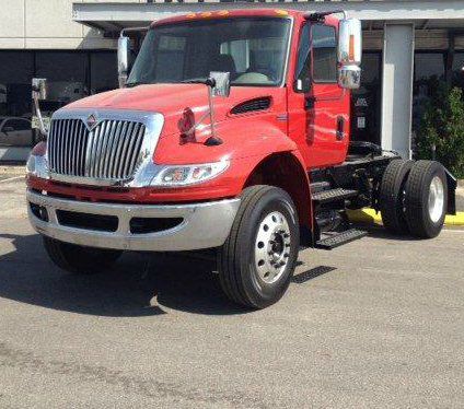 2014 International 4400 single axle AT Leather 4WD EX