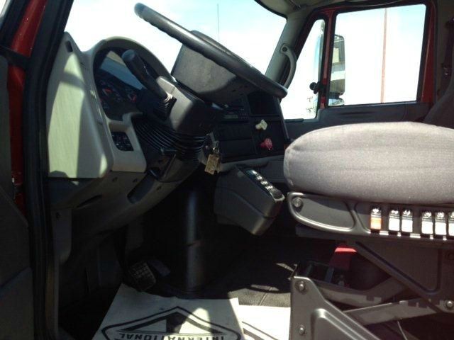 2014 International 4400 single axle AT Leather 4WD EX