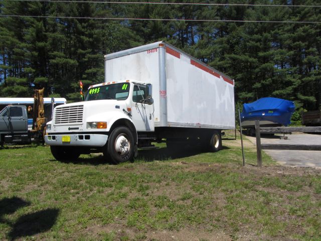 2001 International 4700 4dr Sdn Touring Signature RWD Sedan