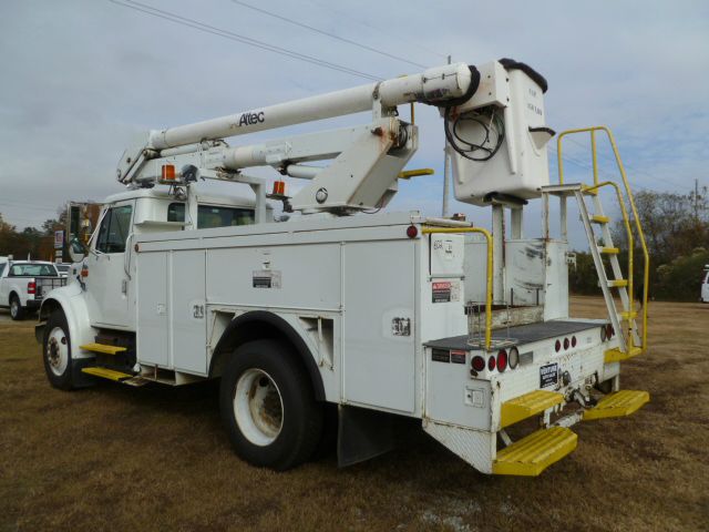 2000 International 4700 Bucket Truck 85