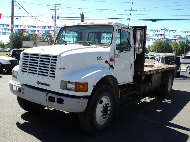 2002 International 4900 V-12