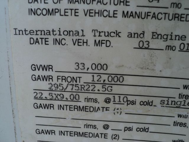 2002 International 4900 V-12