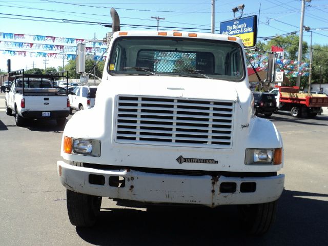 2002 International 4900 V-12