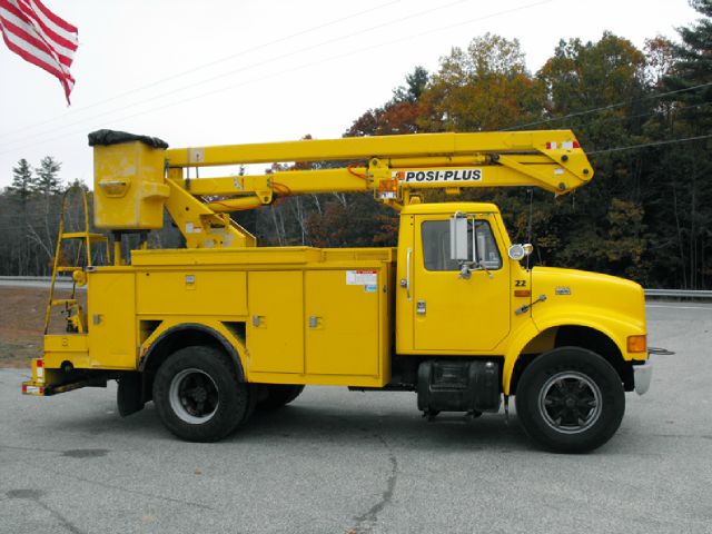 1997 International 4900 Series Luxurysedan