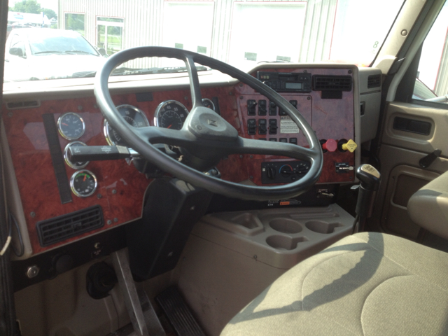 2004 International 9200i Unknown