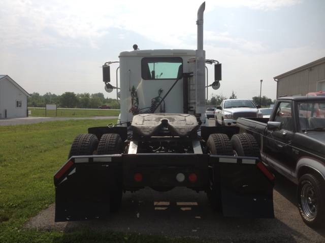 2004 International 9200i Unknown