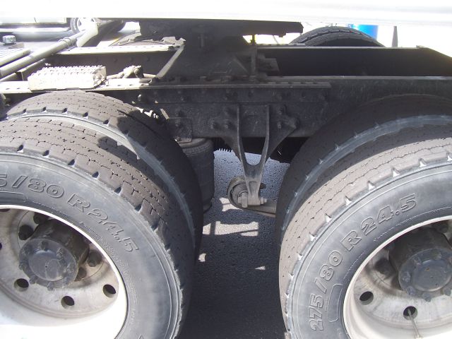 2005 International 9400i Unknown