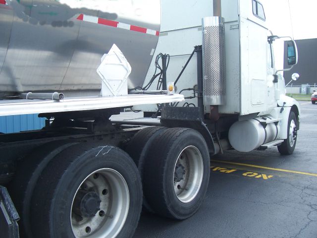 2005 International 9400i Unknown