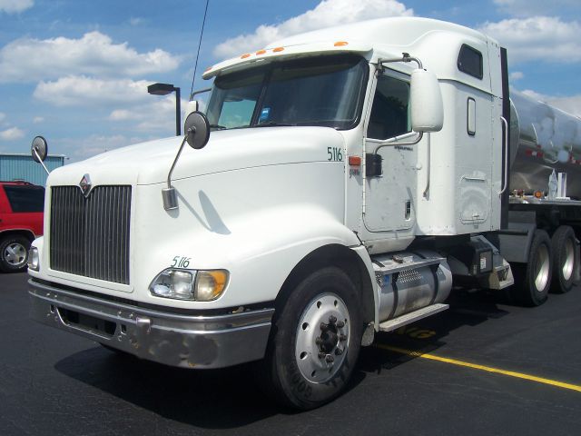 2005 International 9400i Unknown