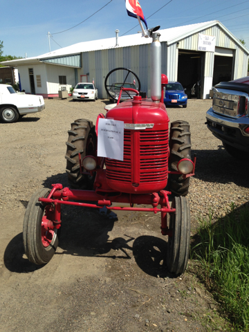 1943 International tractor SLT Ext Cab Z-71 4x4 All-terrain